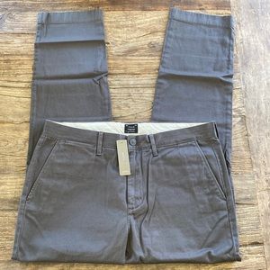 J. Cree 770 Straight khakis NWT chino